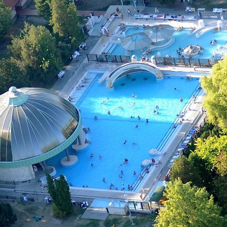 Sziget Apartman Eger Esterno foto