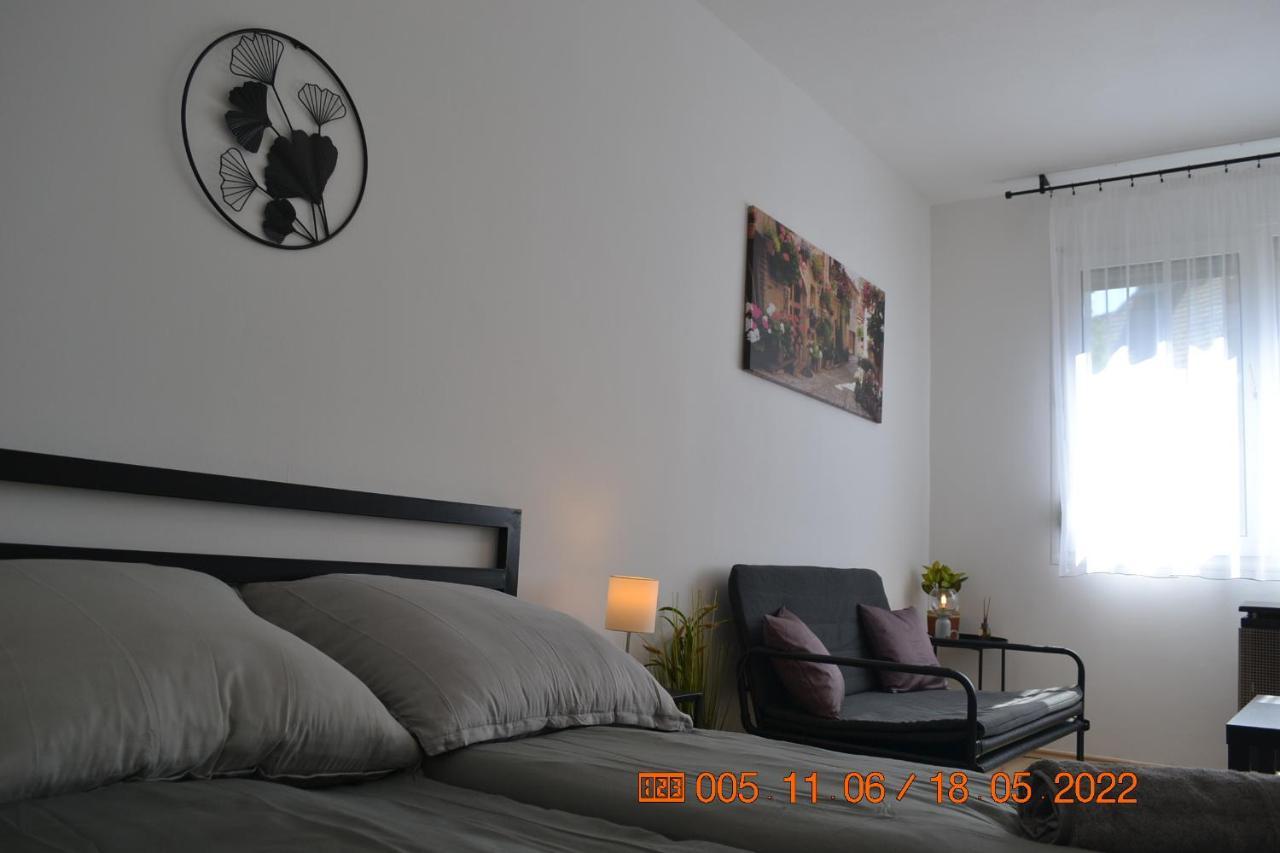 Sziget Apartman Eger Esterno foto