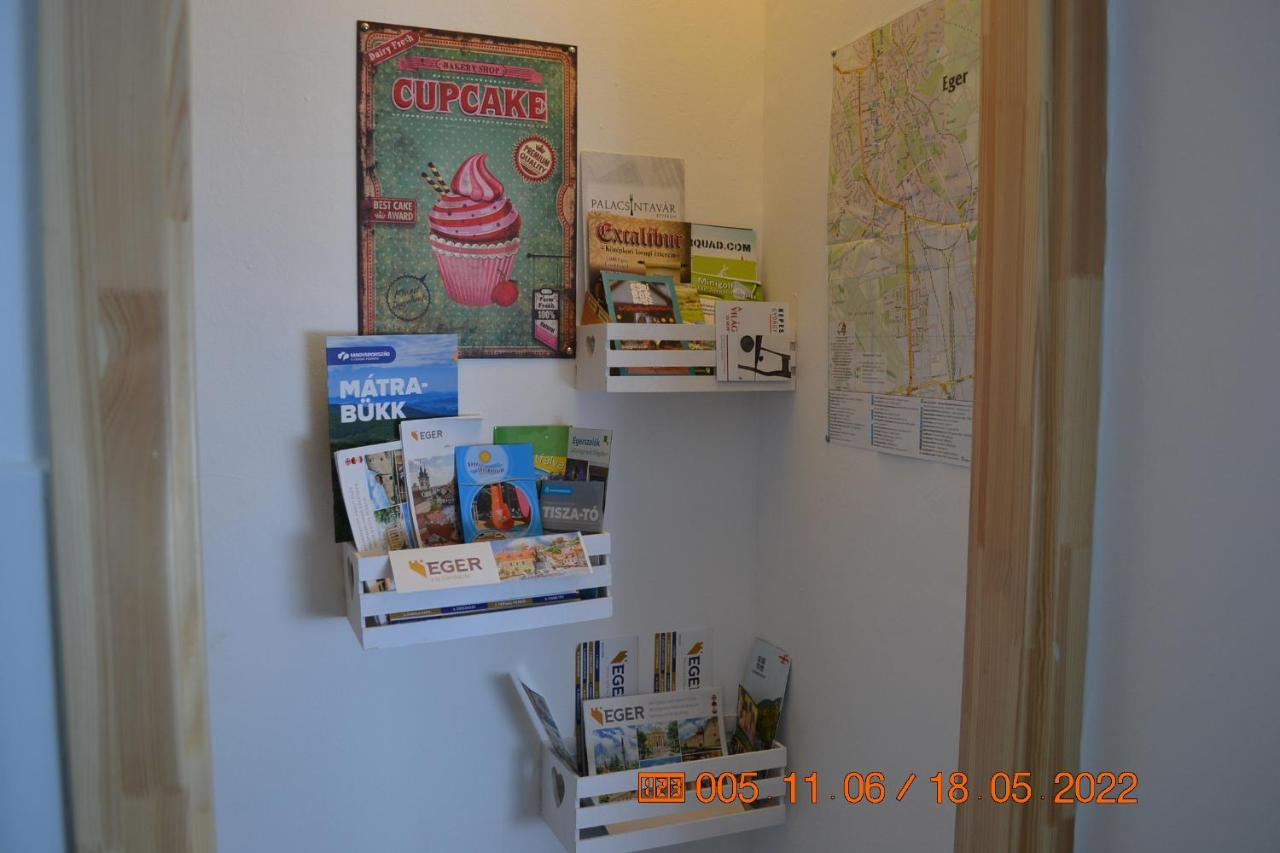 Sziget Apartman Eger Esterno foto