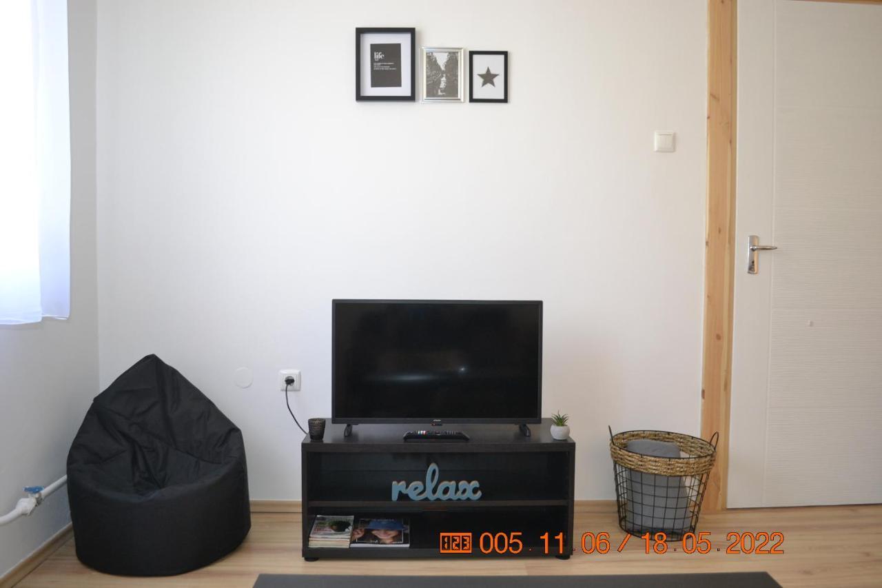 Sziget Apartman Eger Esterno foto