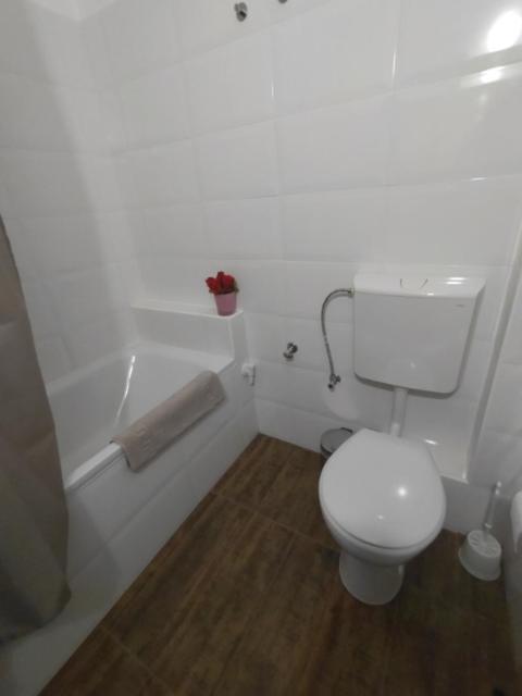 Sziget Apartman Eger Esterno foto